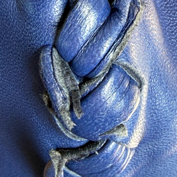 BOTTEGA VENETA Tiina Royal Blue Lambskin Shoulder Bag. MED. Like New! RT $2800 - Picture 5 of 15